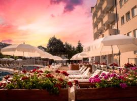 Hotel Aurora，位于圣君士坦丁和海伦那的酒店