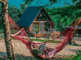 Shaori Lake Cottages，位于Kharistʼvala的酒店