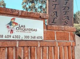 Las Orquídeas EcoHostel，位于瓜尔内的酒店