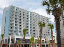 Fairfield by Marriott Inn & Suites Pensacola Beach，位于彭萨科拉海滩的带停车场的酒店