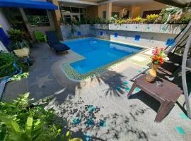 Lily Holiday hotel 百合假日酒店