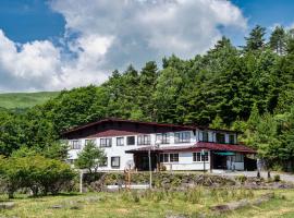 Hütte Jil Shirakabako，位于茅野白桦湖附近的酒店