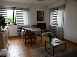 Chez Martine Appartement tout confort entièrement indépendant，位于波城的酒店