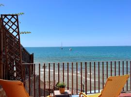 Residenza Fontanelle-Beach Resort，位于圣塔马里亚迪卡斯特的自助式住宿