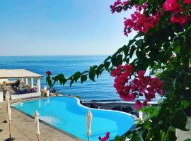 Hotel Villaggio Stromboli - isola di Stromboli，位于斯特龙博利的酒店