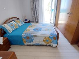 Fotis beach apartment at Komi，位于Kómi的酒店