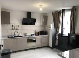 (B-2) bourgueil Studio N•2，位于布尔格伊的酒店