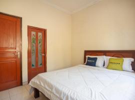 Urbanview Resort Syariah Khansa Cisarua Puncak by RedDoorz，位于Tagalbato的酒店