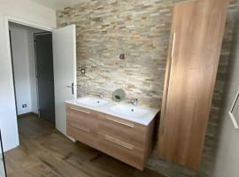 Chambre dans logement neuf et tout équipé RDC，位于Felletin的酒店