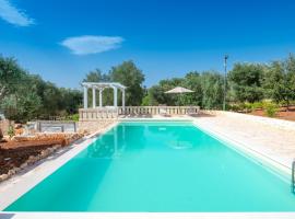 Trullo Encanto with pool，位于切列梅萨皮卡的度假屋