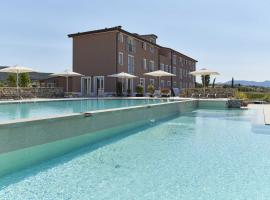 Riva Toscana Golf Resort & SPA，位于福洛尼卡的高尔夫酒店