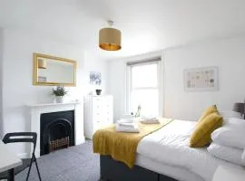 City Centre 4 Bedroom-Sleeps 8!