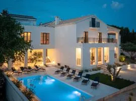 Villa Medici - 5-bedroom villa with private pool, wellness and gameroom