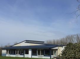 gite piscine campagne，位于Saint-Sauveur-des-Landes的酒店