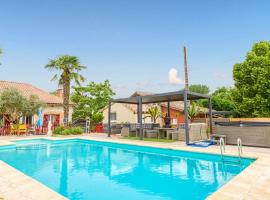 Belle Quercynoise piscine jacuzzi partagés，位于Septfonds的酒店