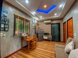 Ban Aob Maiy(บ้านโอบไม้)，位于Ban Si Wicha的乡村别墅