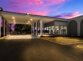 Red Roof Inn and Conference Center Chicago - N Aurora Naperville，位于North Aurora的酒店