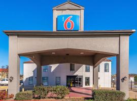 Motel 6-Ennis, TX，位于恩尼斯的酒店