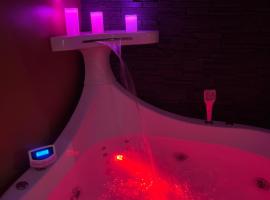 HomeSparadise Loveroom，位于贝桑松的酒店