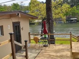 #02 - Unique Lakeside Studio Cottage- Pet Friendly