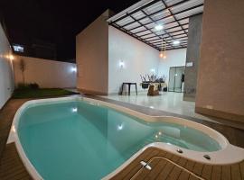 Casa do Sonho, Piscina, Sinuca, Churrasqueira，位于马林加的带泳池的酒店