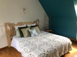 Grande Chambre Familiale VERTE Tout Bonnement Bien，位于Putot-en-Auge的酒店