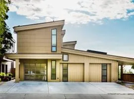 Downtown Contemporary Coastal Oasis