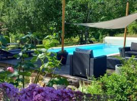 LPC Dordogne Holidays - Le Petit Coin，位于Lussas-et-Nontronneau的酒店
