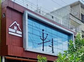 Smart Stays - MMMUT College - GKP Airport