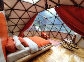Siya dome & glamping，位于贾马里海姆森的豪华帐篷营地