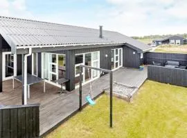 6 person holiday home in Hirtshals