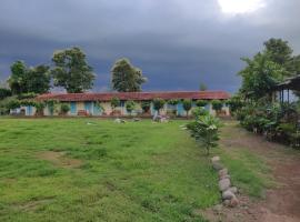 ShivaRewa Village stay，位于Maheshwar的酒店
