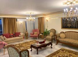 Luxury Apartment 2 Nasr City- City stars，位于开罗World Health Organization附近的酒店