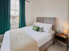 Host & Stay - Cosy Twickenham Rugby Gem