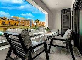 Luxury apartment Sun4ever，位于圣胡安海滩的带按摩浴缸的酒店