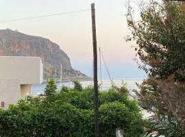 Maria’s Apartment，位于莫奈姆瓦夏的酒店