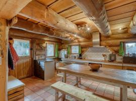 Chalet au bord d'un étang privé, Massif du Sancy，位于皮什朗德的低价酒店