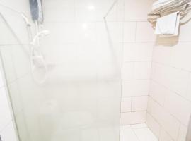 First Residence Hotel by RVH，位于Cukai的酒店