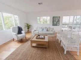 Free night on us this winter at Palm Tree Retreat