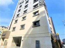 Hotel Leo