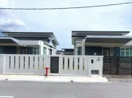 JOVIAL SingleStorey Bungalow 4Room10Pax `Alma