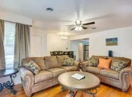 Lake Jackson Home with Yard, 14 Mi to Beaches!