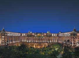 The Leela Palace Bengaluru，位于班加罗尔的Spa酒店
