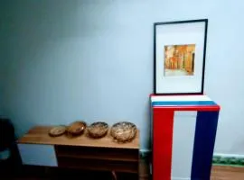 130 Lily's Private house in heart of city