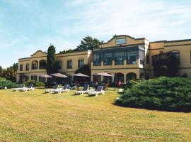 Wyndham Garden Luján，位于卢汉的酒店