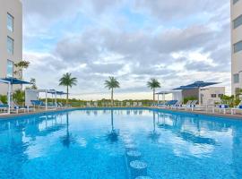 City Express Plus by Marriott Cancun Aeropuerto Riviera，位于坎昆坎昆国际机场 - CUN附近的酒店