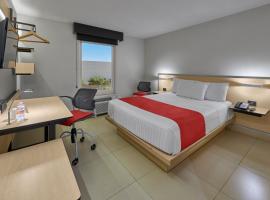 洛斯莫奇斯城市快捷酒店，位于洛斯莫奇斯的酒店