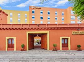 普埃布拉中央城市快捷酒店，位于普埃布拉Puebla Centro的酒店