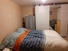 bel appartement de 56 m² au calme et de plein pied，位于巴斯特的酒店