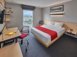 蒙特雷北城市快捷酒店，位于蒙特雷的酒店